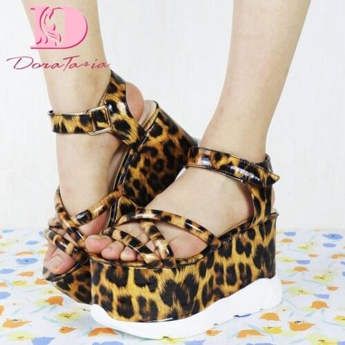 DoraTasia INS Hot Fashion New Leopard Colorful Womens Sandals Platform Wedges High Heels Sandals Summer Street 2021 Woman Shoes