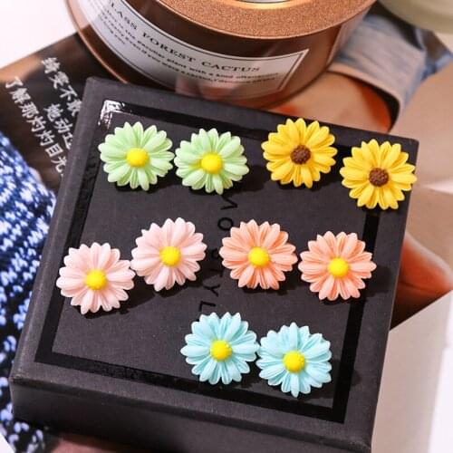 Fashion Elegant Small Daisy Flower Earrings Sweet Cute Retro For Women Girls Summer Style Earrings Jewelry