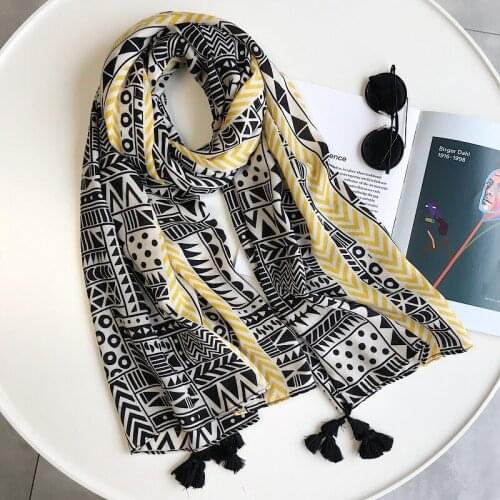 2019 Fashion Cotton Geometry Print Tassel Scarves Shawl Beach Cover Aztec Geometric Tassel Wrap Hijab Muffler Free Shipping