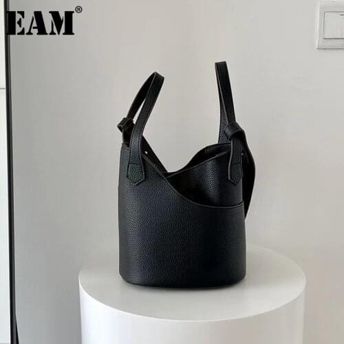 [EAM] Women New Elegant Bucket Handbag PU Leather Flap Personality All-match Crossbody Shoulder Bag Fashion Tide 2021 18A1636