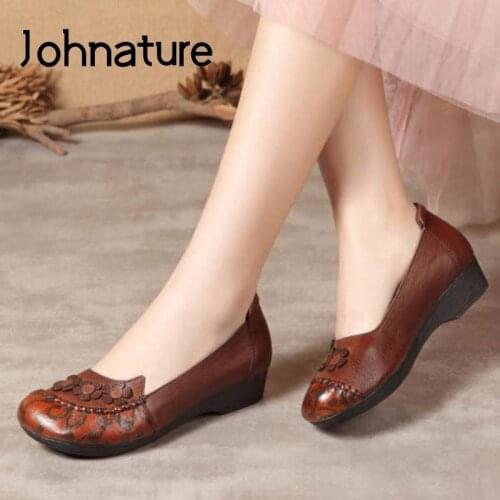 Johnature Pumps Women Shoes 2021 New Genuine Leather Spring/Autumn Flower Handmade Concise Retro Round Toe Casual Ladies Shoes