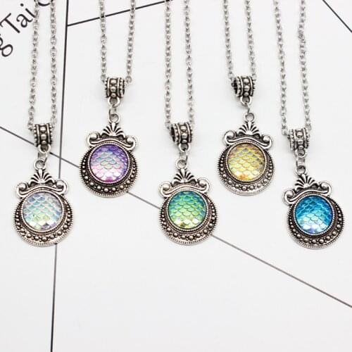 Mermaid Scale Necklace Fish Scale Necklace 10 Scale Colorful Mermaids Necklaces Dainty Shimmery Lucky Jewelry Accessories