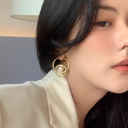 Elegant Vintage Gold Plated Metallic Circle Pearl Earrings for Women Girls Jewelry Korean Fashion Geometric Simple Earrings