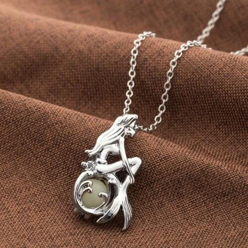 Multicolor Luminous Moonstone Pendant Mermaid Woman Necklace Fashion Personality Charm Jewelry Accessories