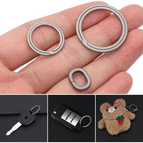 Titanium Alloy Super Lightweight Outdoor Man Car Keychain Keychains Buckle Pendant Key Rings Male Creativity Gift