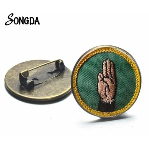 New Listing Girl Scout Brooch Cadette Merit Badge Pin Glass Dome Bronze Plated Handicraft Brooches Baby Girls Best Gifts