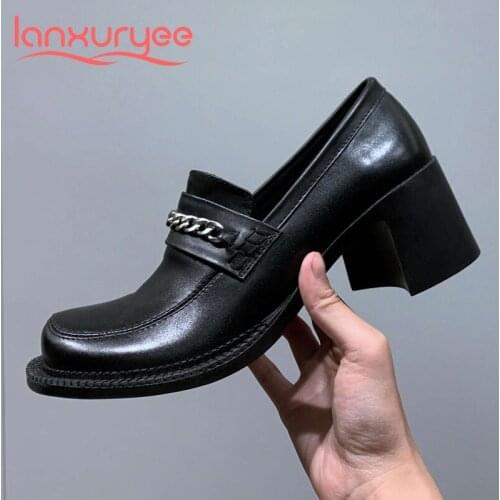Lanxuryee classic black simple wild genuine leather round toe high heels British style chain decoration handsome women pumps L66
