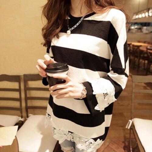 New Striped Simple Fashionable Long Sleeved O-Neck T-shirt Womens Lace Splice Loose Large Size Bottom Shirt Hot Sale