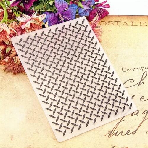 NEW 10.5x14.8cm Slash grid Embossing folders Plastic For Scrapbooking DIY Template Fondant Cake Photo Album Card Making