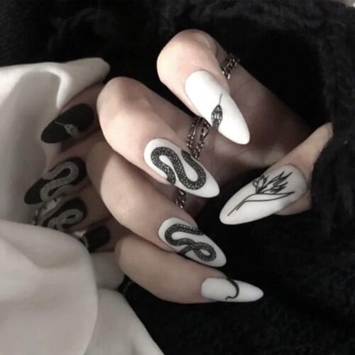 24Pcs/Set Long Stiletto Fake Nails Punk Snake Pattern Black White Matte False Nails Artificial Full Nail Tips Manicure Tools NN
