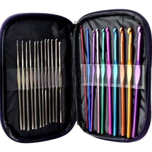 Set of 22 Aluminium Crochet Hooks for Knitting Crafts with Case