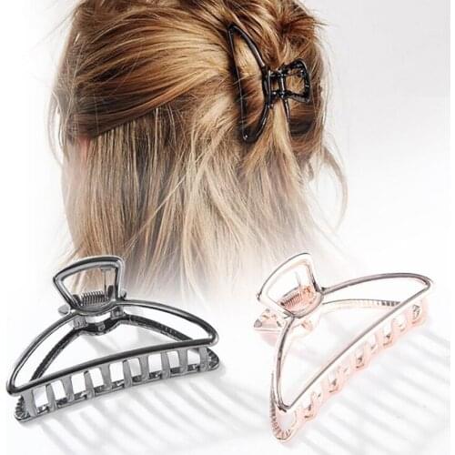Large / Small Metal Hair Claw Clips Hollow Non-slip Hair Catch Jaw Clamp Hairpin for Women Girls Hair Barrette for Fixing Hair