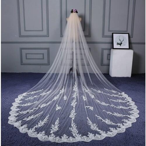 One-Layer Wedding Veil with Appliques Unique Cathedral Bridal Veils with Comb