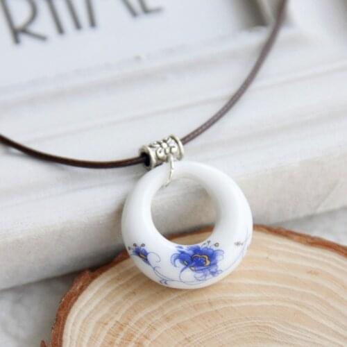 Ceramic Necklaces Jingdezhen Blue And White Porcelain New Fashion Vintage Jewelry Accessories Wholesale Pendants For Lovers