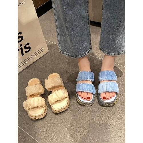 Hot Selling Thick-Soled Ladies Slippers Summer Fashion Outer Wear Square Toe Casual Beach Shoes Non-Slip Wear-Resistant