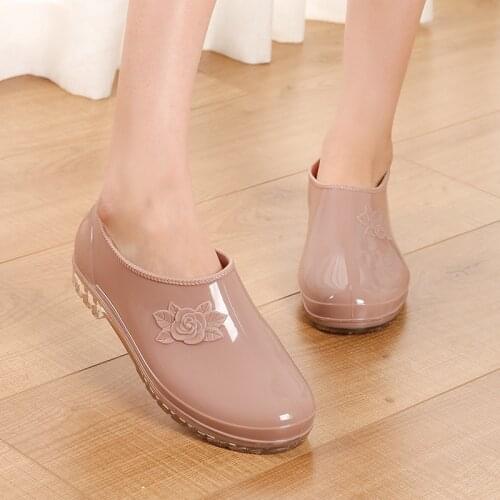 Womens Flower Rain Boots Waterproof Silicone Shoes 2021 Summer Fashion Crystal Platform Casual Rainboots Slip on Shoes Female