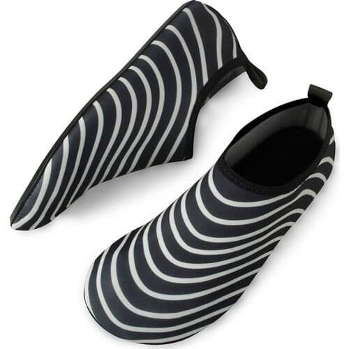 Wading Shoes Men Unisex Striped Outdoor Swimming Upstream Aqua Shoes Slip On Sneakers Footwear zapatos hombre Size 34-49