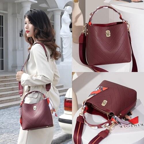 Womens Bag 2021 Fashion Scarves Bucket with The Bag In One Shoulder Inclined Across Packages Waist Leather Small Handbag