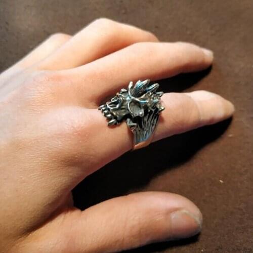 Self-defense ring for men and women self-defense for wolves self-defense skeleton one-handed knuckle refers to the skeleton