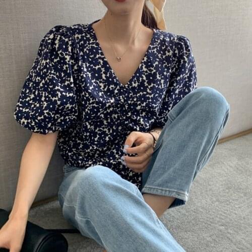 QOERLIN Blouse Women Summer Puff Sleeve Loose Green Blouse Female Casual Prom V Neck Tops Blouse 2021 Chic Printed Shirts Ladies