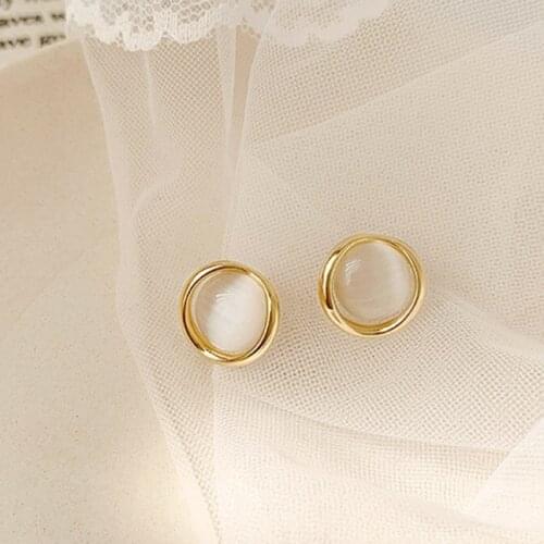 Korean Fashion Earrings 2021 New Temperament Net Red Wild Cool Wind Niche Circle-shaped Earrings Womens Clothing Sales Bangtan