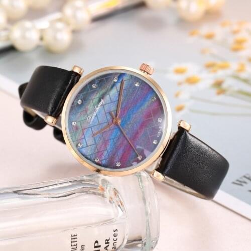Reloj Mujer New Womens Leather Strap Watches Fashionable Ladies Famous Brand Quartz Watch Women Rhinestone Fashion Casual