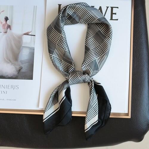 Silk Satin Head Scarf for Women Luxury Plaid Print Kerchief Neck Scarfs 70cm Square Shawls and Wrpas Scarves Hair Scarf Bandana
