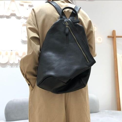 Girls 100 % Genuine Leather Backpack Women Retro Student Schoolbag Top Quality Classic Large Capacity Anti-theft Travel Knapsack