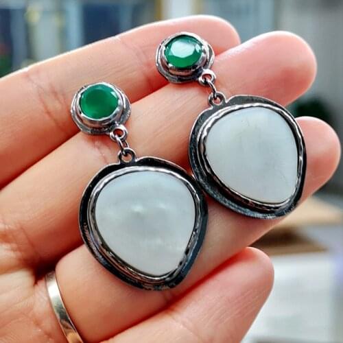 Mussel Shell Imitation Moonstone Earrings Vintage Green Stone Inlaid Antique Silver Color Charm Drop Dangle Boho Ethnic Earrings