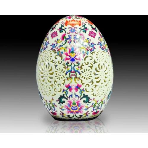 Chinese Unique Ceramic Famille Rose Porcelain Decorative Eggs