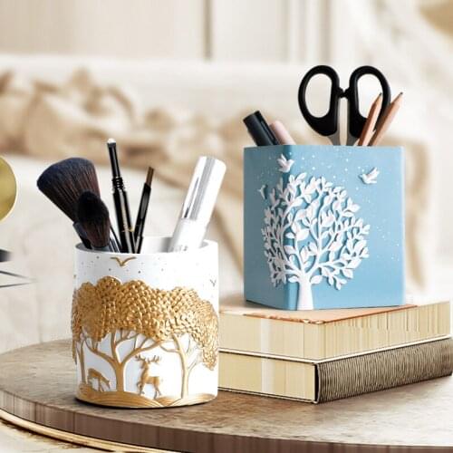 Fashion Personalized Penholder Creative Desk Supplies Sundry Storage Box Display Lovely Student Stationery Penholder