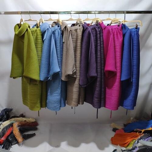 2021 spring two-piece suit plus size womens Miyake Pleated Designer aesthetic clothing production original picture