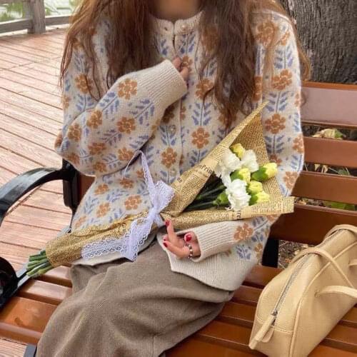Korobov 2021 New O Neck Long Sleeve Sweaters Korean Flower Embroidery Cardigans Sweater Vintage Japanese Sweet Chic Cardigan