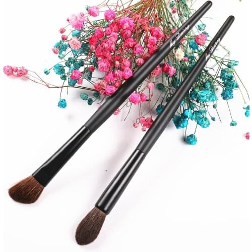 2 Pieces Wood Handle Horse Hair Face Makeup Brushes Eye Shadow Brush Cheek Blush Brush Blending Brush