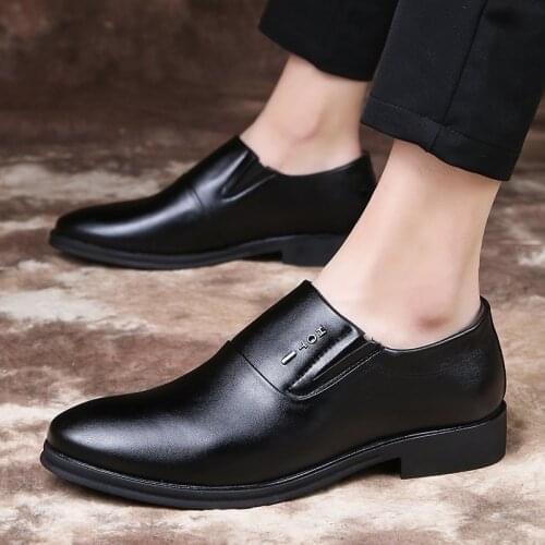 Y152 Men Leather Shoes Spring Plus Size PU Loafers Pointed Slip-on Business Suits Fashion Classic Dress Social Male Casual Shoes