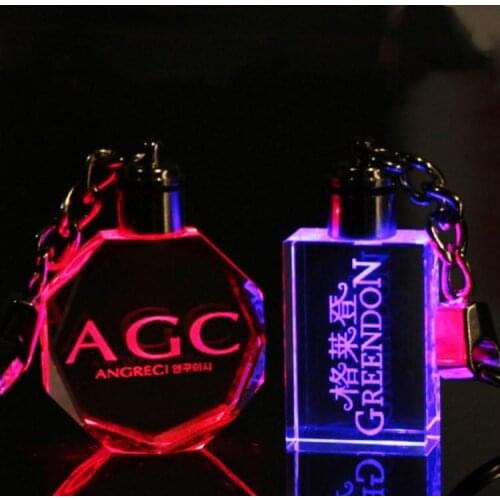 Personalized Design Laser Engraving Pattern Crystal Keychain LED Colorful Changing Heart Shape Couple Key Chain Fashion Gift