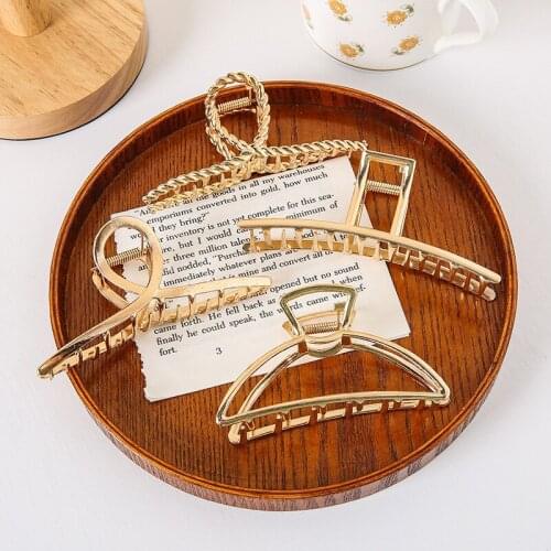 Womens Metal Hair Claw Clips No-Slip Large Size Hollow Geometric Design Elegant Fashion Hair Accessories Gift for Girl XIN