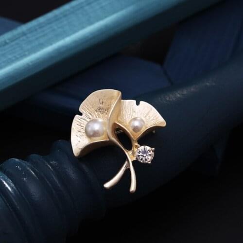 ZOSHI New Design Fashion Brooches for Women Gold Silver Color Rhinestone Leaf Brooches Nice Jewelry Gift