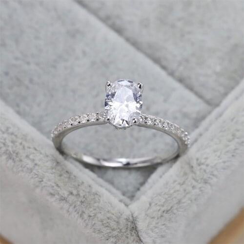 Best selling European and American S925 silver fashion luxury wedding ring four claw zircon crystal jewelry womens gift