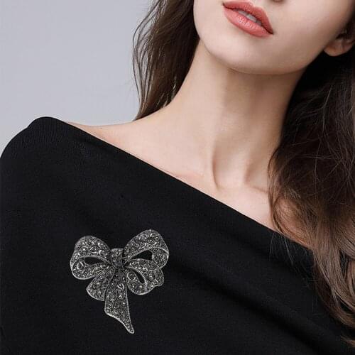 Alloy Craft Rhinestone Brooches Bowknot Brooch Fashion Jewelry for Women Winter Coat Accessories Vintage Pin