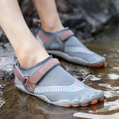 Diliflyer Hiking Shoes