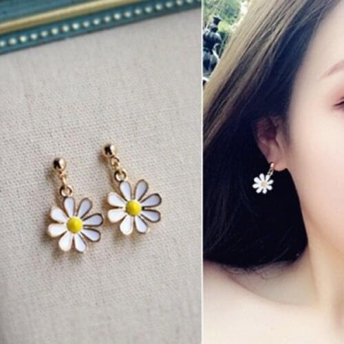 Daisy Earrings Small Fresh White Daisy Flower Ear Nail Sunflower Earring Korean Cute Women Girls Jewelry Brincos Wholesale