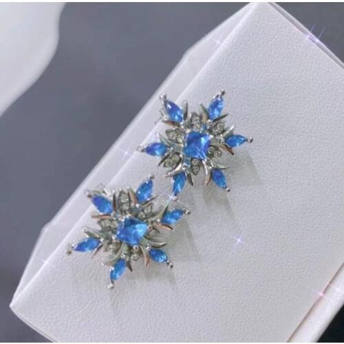 Trendy Cubic Zirconia Snowflake Christmas Earrings Luxury Fashion Blue Crystal Earrings for Women Fashion Party Jewelry Gifts