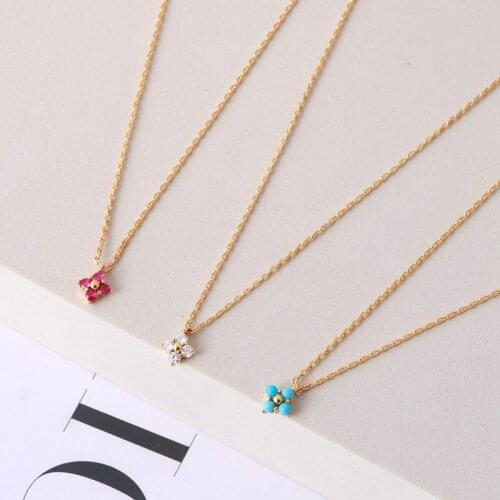 Simple small four petal flower shape inlaid sparkling small mini pendant necklace clavicle chain cross flower necklace