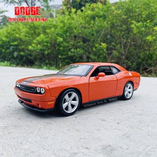 Maisto 1:24 Dodge Challenger simulation alloy car model crafts decoration collection toy tools gift