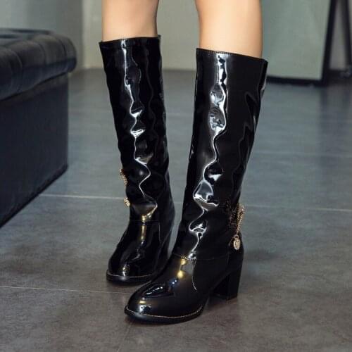 Big Size 11 12 13 14 15 16 17 Metal Decoration of Round Head, Rough heel, High heel and Fashion Shoes for Crus