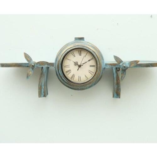 American retro nostalgia iron wall decor creative round bar coffee shop hanging clock multi-functional industrial wine rack