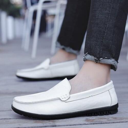 Vintage Leather Men Casual Shoes Brand 2021 Italian Men Loafers Soft Man Moccasins Breathable Slip on Flats White Driving Shoes