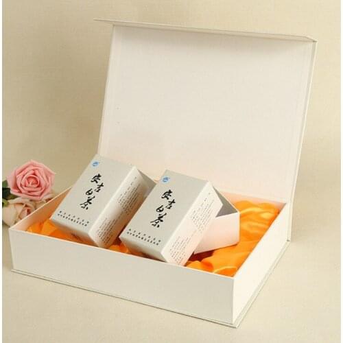 UV Protected CMYK printing Jewelry packaging hardboard box velvet foam inserts gift box with silver foil ---PX10391