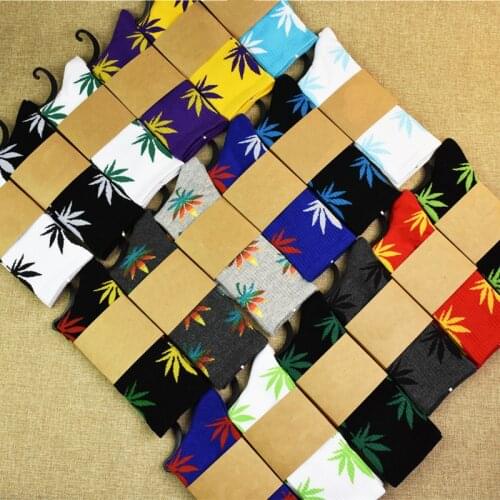 Maple Leaf Socks New Cotton Hip Hop Sports Men and Women Maple leaf Pattern Fashion Street Skateboard Wind Couple Socks